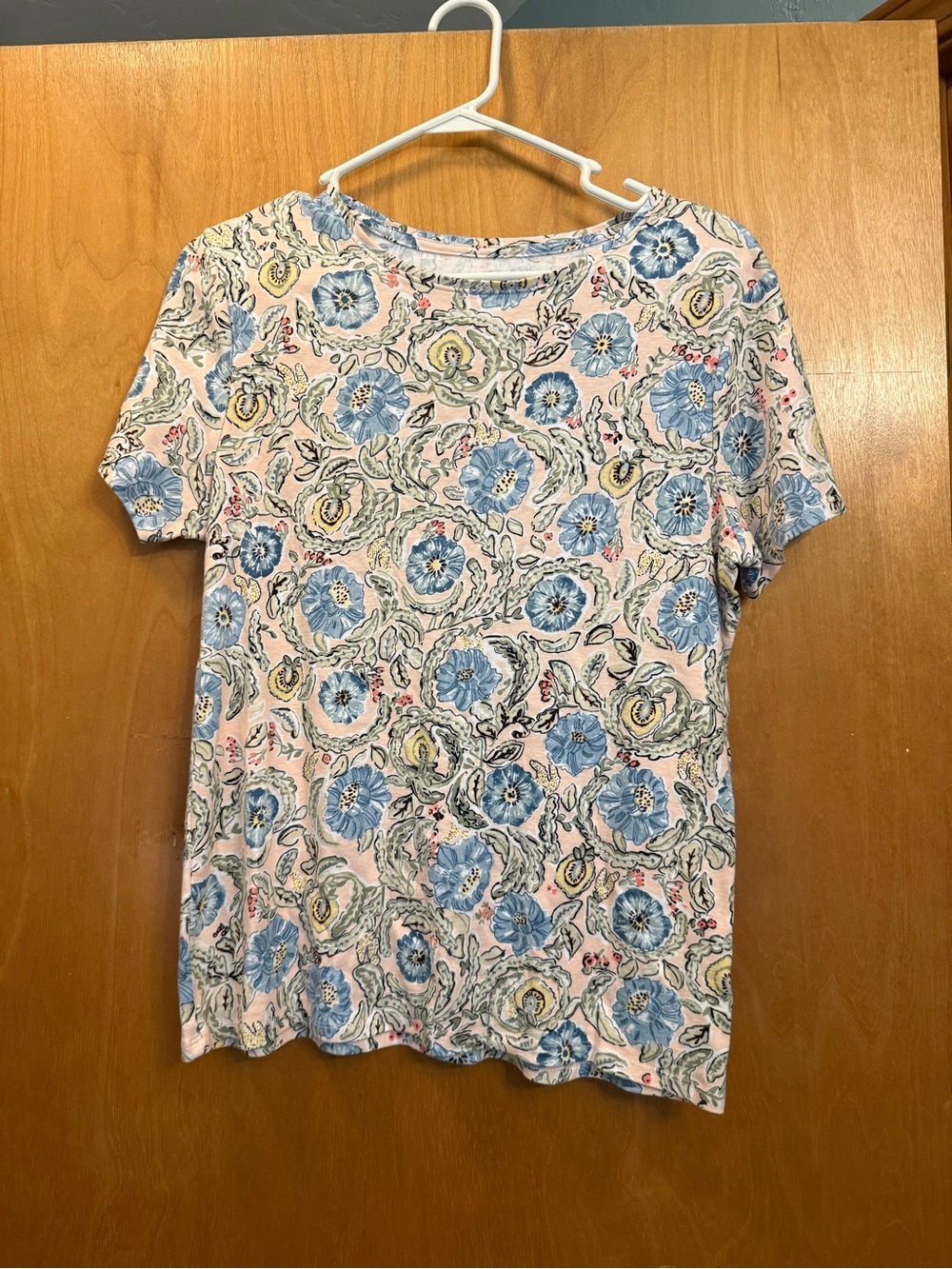 Floral Short-Sleeve Women's Tee in Light Pink and Blue